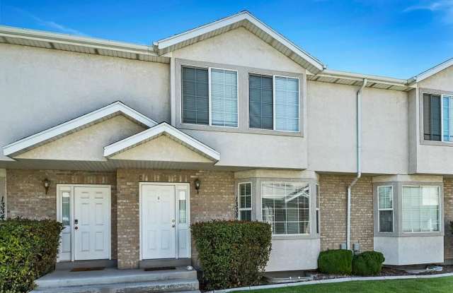 4 bedrooms, 3 1/2 baths PLUS Large Bonus Room photos photos
