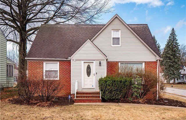 1216 S Green Road photos photos