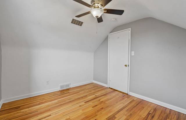 Newly updated 3Bed/1.5bath in West Mifflin - 745 Edgewater Drive, West Mifflin, PA 15122