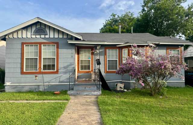 2/1 Home Available for Immediate Move In! photos photos 2/1 Home Available for Immediate Move In! photos photos