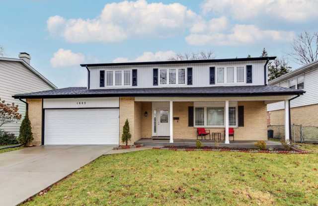 1805 W Willow Lane - 1805 West Willow Lane, Mount Prospect, IL 60056