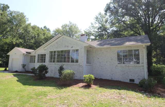 Located within minutes to local dining and everything Pell City has to offer! photos photos