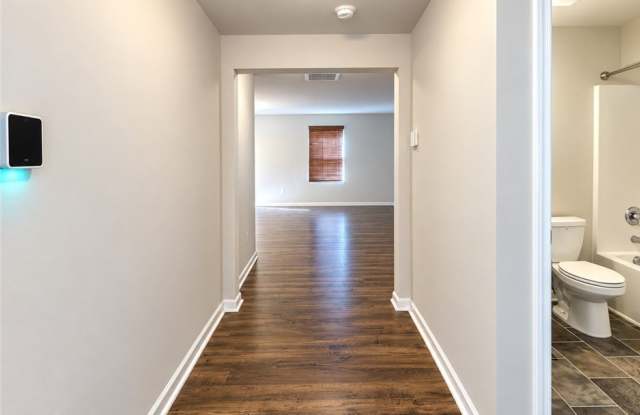 1069 Emerald Stone Loop Gallery 2