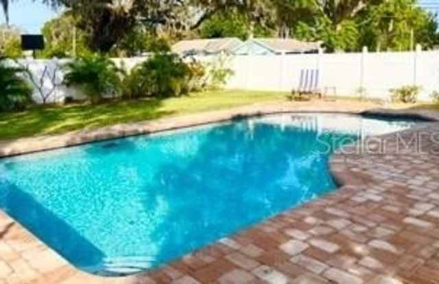 604 7TH AVENUE SW photos photos