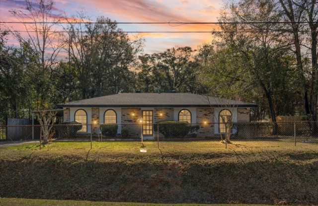 Newly Renovated Brick Home 3/1.5 Theodore photos photos