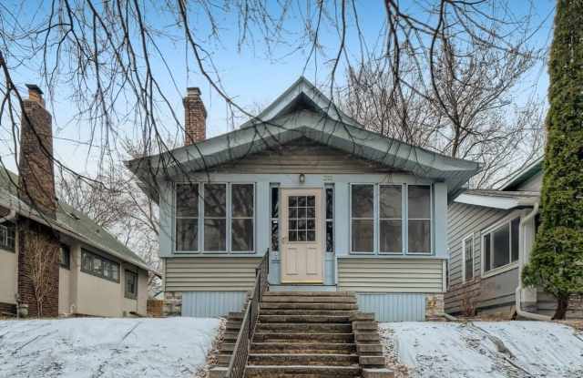 4 Bedroom SFH in MacGroveland! Close by Concordia and Macalester photos photos