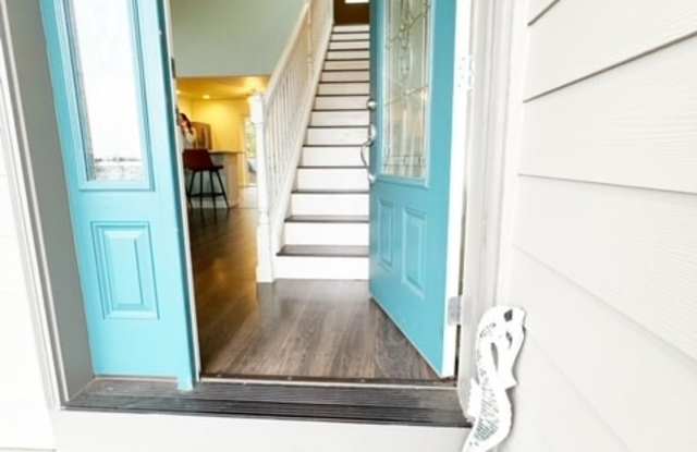 734 Tufts Avenue East Gallery 4