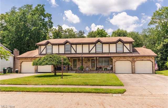 5161 Johnnycake Ridge NE - 5161 Johnnycake Ridge Northeast, Canton, OH 44705