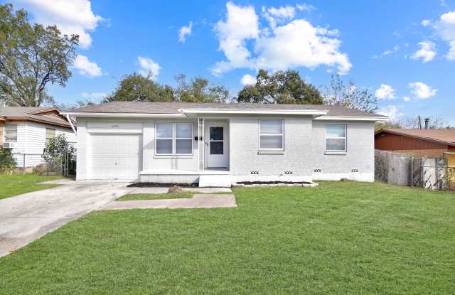 3205 June St photos photos