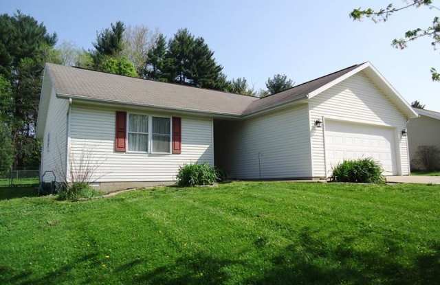 Cute 3 Bedroom, 2 bath house! Large Fenced Back Yard! photos photos