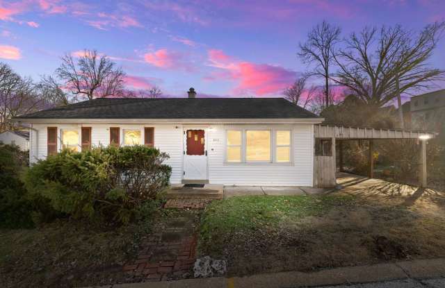 Welcome to Your New Home at 504 Robert Ave - 504 Robert Avenue, Ferguson, MO 63135 Welcome to Your New Home at 504 Robert Ave - 504 Robert Avenue, Ferguson, MO 63135