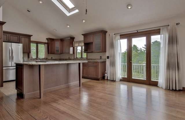 72 Long Hill Gallery 2