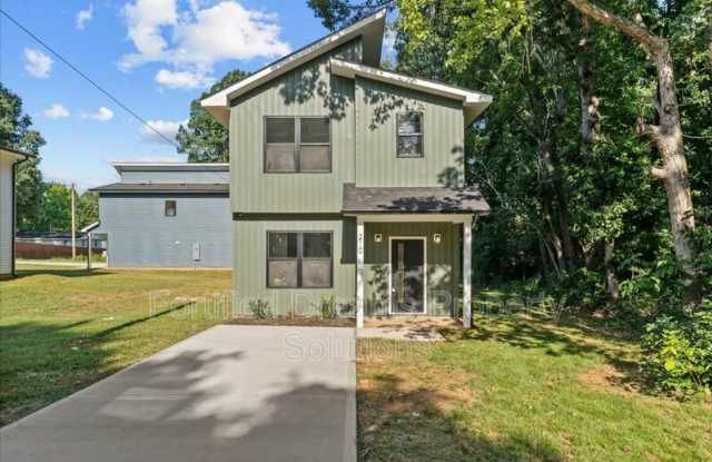 210 S. Carter Street photos photos