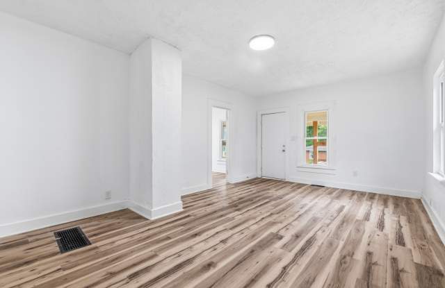 909 Indiana Avenue Gallery 4