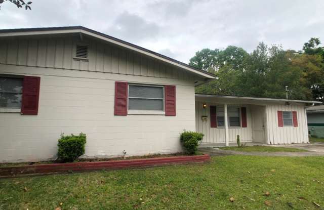 2712 Arlex Drive East Gallery 2