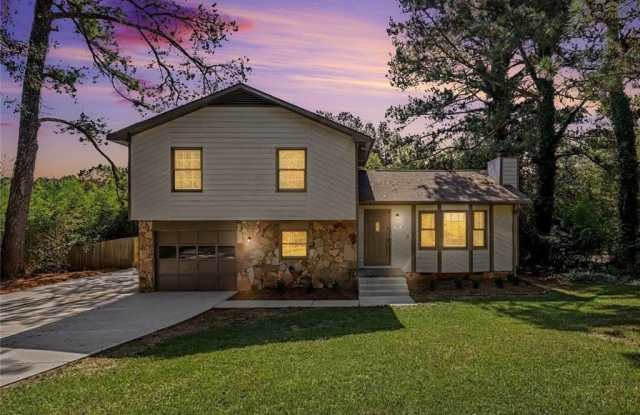 3232 Bromley Rowe NW Gallery 1