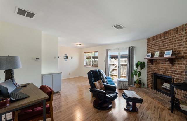 2 bedroom townhouse - Available now! photos photos