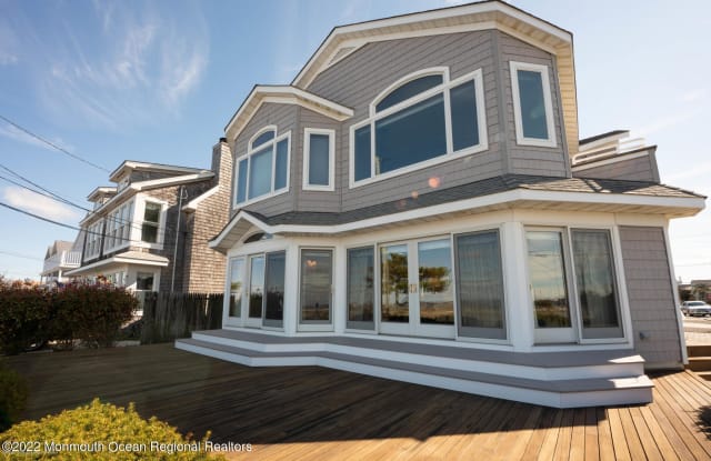 407 Bay Boulevard - 407 Bay Boulevard, Lavallette, NJ 08735