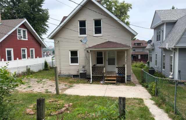 2728 8-1/2 Ave. Gallery 3