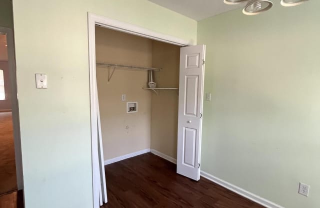 654 BROOK Trail Gallery 4