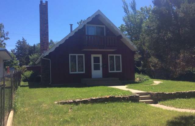 Charming 3 bedroom, 2.5 bath Single Family house photos photos