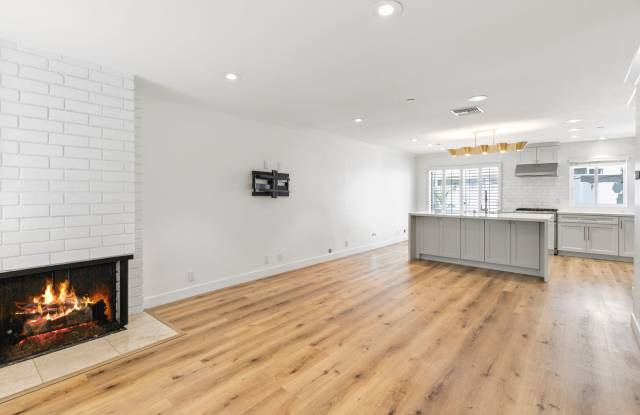 Steps from 17th Street - Beautifully Updated 2 Bed, 2.5 Bath Home in Newport Beach photos photos