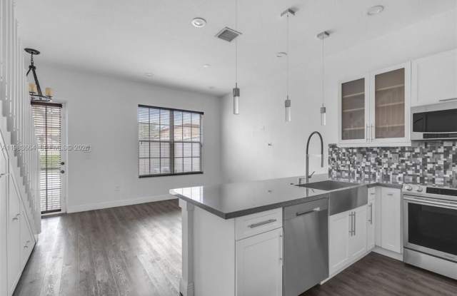 624 Southwest 147th Avenue Gallery 2
