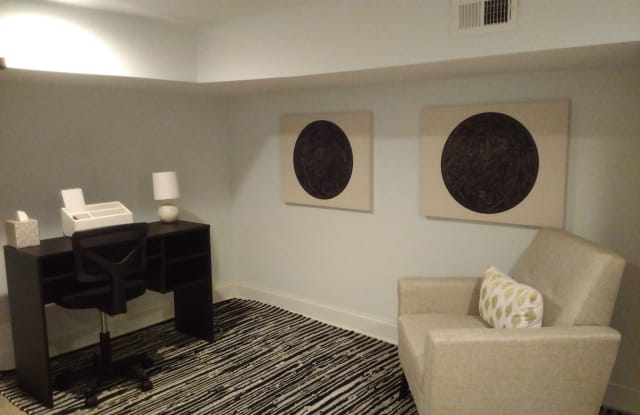 768 West Hamburg Street - Lower Gallery 3
