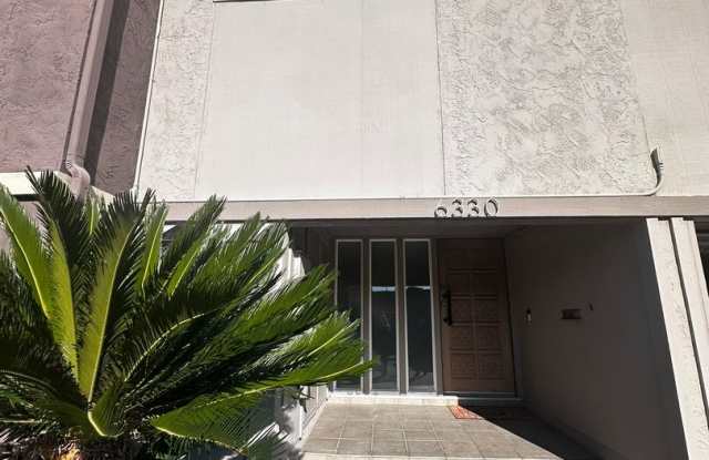 Beautiful 3 bed, 2 bath Townhome close to USD and Mission Valley! photos photos