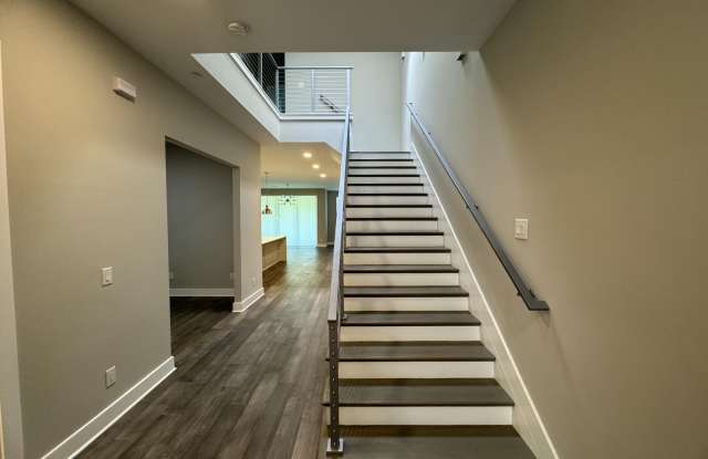 4016 Southpoint Lndg Way Gallery 4
