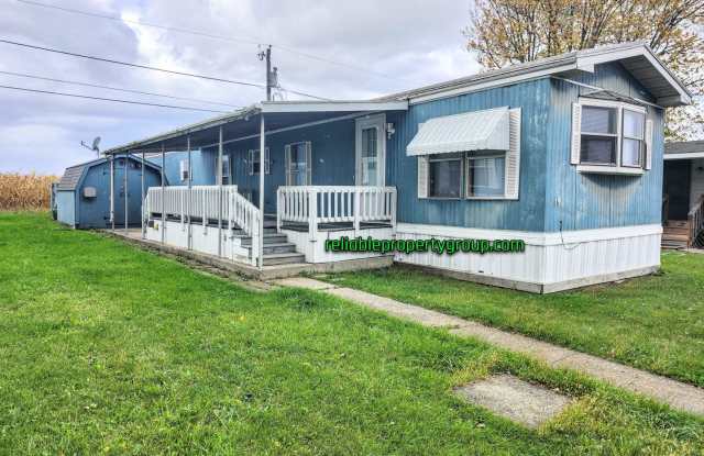 New Listing in Churubusco photos photos