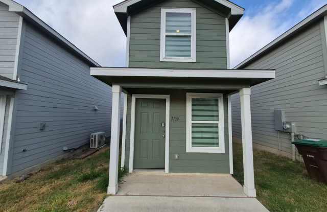 Charming 2-Bedroom 2-Bath Home with Loft and Private Backyard Gallery 1