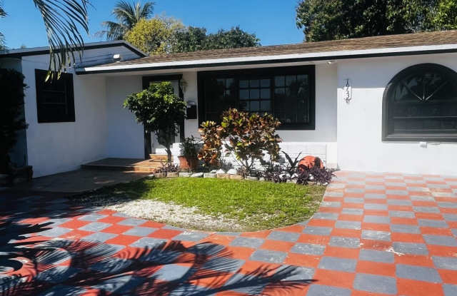 19530 NW 11th Avenue photos photos