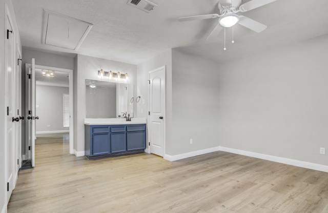 2075 Dowlen Rd - 09 Gallery 2