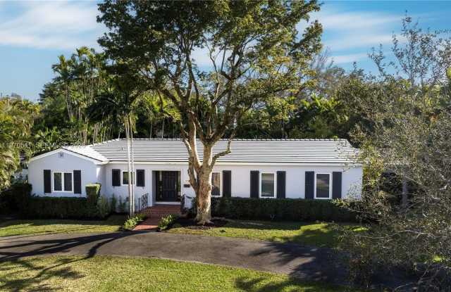 1350 Mendavia Ave photos photos