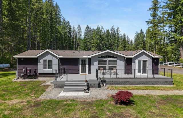 Fully Renovated Rambler on 1.28 Acres with Garage  Privacy photos photos