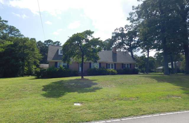 509 W Wilson Creek Drive located in the heart of Trent Woods photos photos