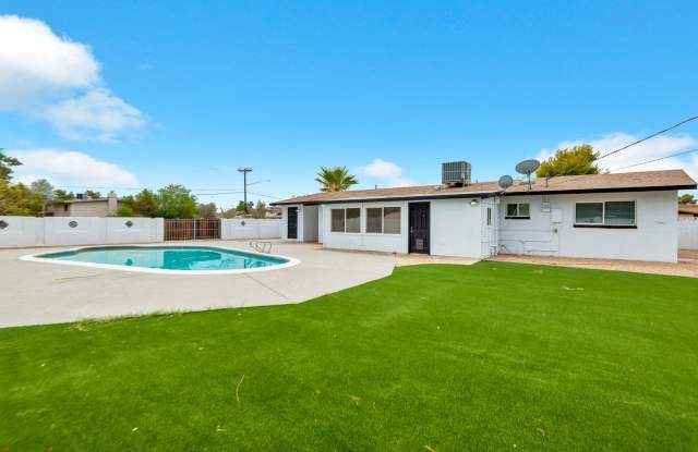 Great 6 Bedroom home near ASU with large BASEMENT photos photos