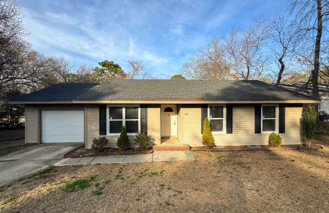 Charming 3 Bed 1.5 bath in College Lakes photos photos