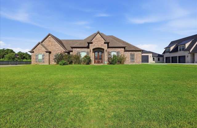 160 Colonial Estates Drive Gallery 1