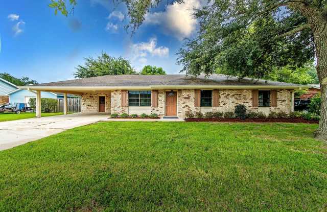 303 Hermitage Dr Gallery 1