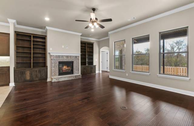 Beautiful 4-Bedroom, 3-Bathroom Home - Pea Ridge, Arkansas Gallery 3