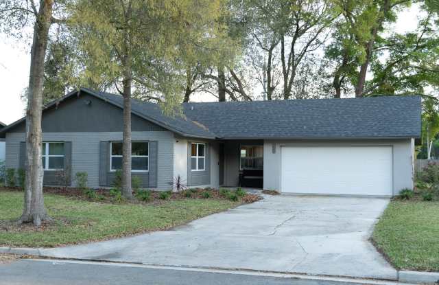 Furnished 3/2 with Garage on Beautiful Lot in Westwood photos photos