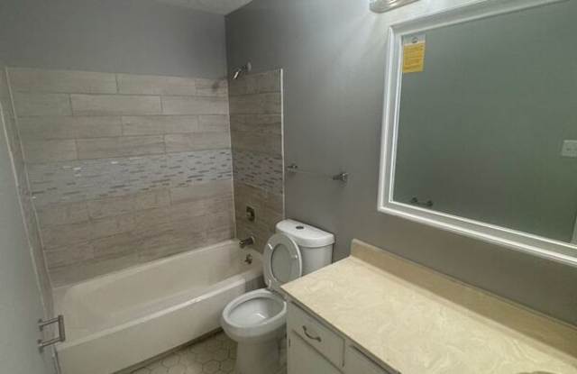 2785 W Hickory Bluff Gallery 2