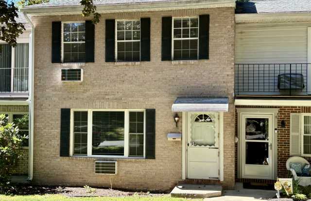 19 Surrey Lane Gallery 1