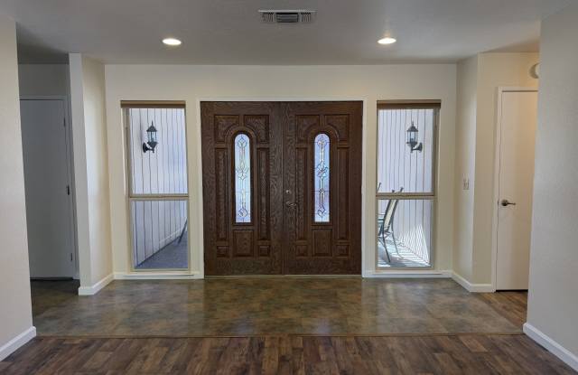 113 Riverview Court Gallery 4