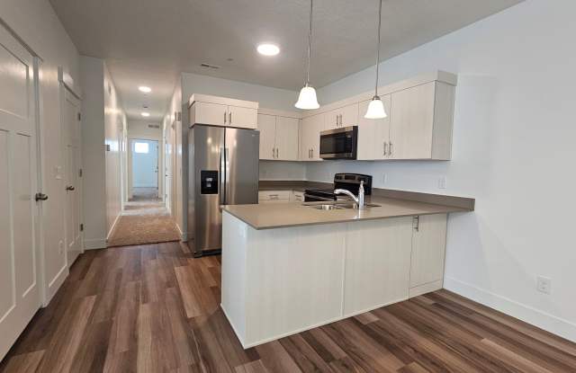 $1,850 -Brand New 3-Bed, 2-Bath Condo Riverton photos photos