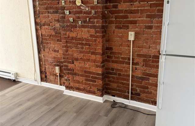 917 W Hamilton Street Gallery 4