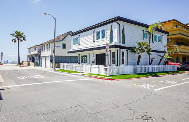 Completely Remodeled Beach House – One Home from the Sand | Furnished Winter Rental | 30-Day Minimum Stay Gallery 3