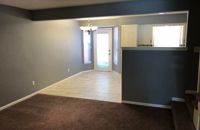 1378 NW Jefferson Ct Gallery 2